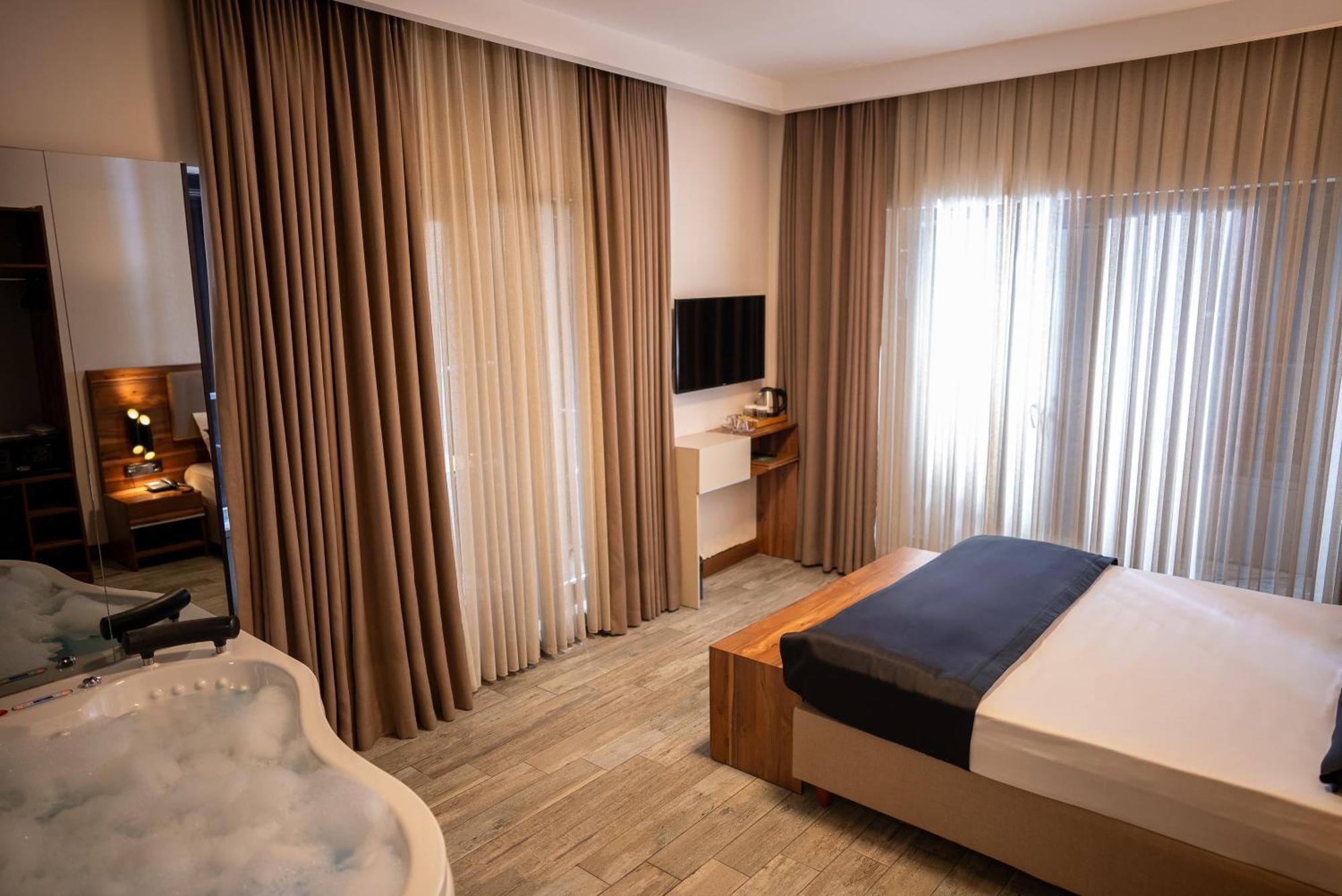 Mari Suites Hotel Istanbul Exterior photo